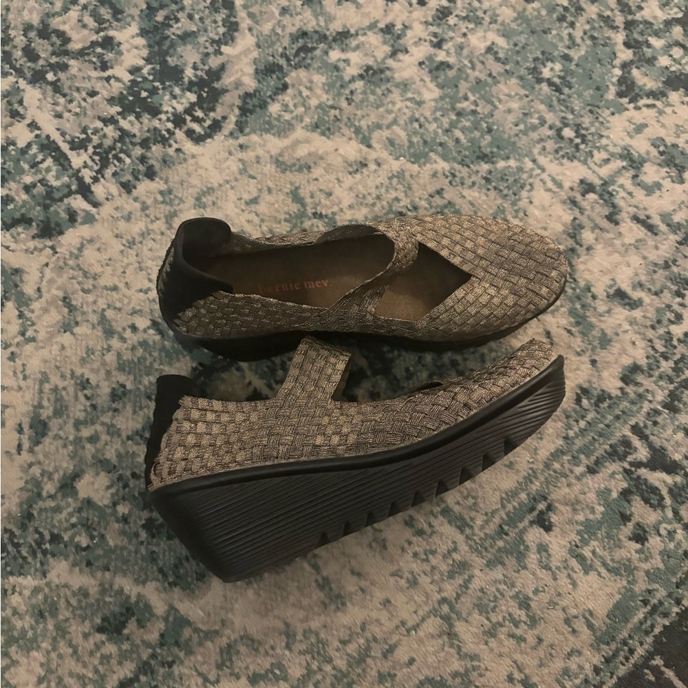 Bronze Bernie Mev Women's, Lulia Slip-On size 40 / 9. Excellent condition